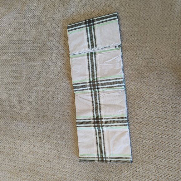 84" X 60" Rectangular Tablecloth, Vinyl, Spill Proof, Lined/backed. - Picture 2 of 12